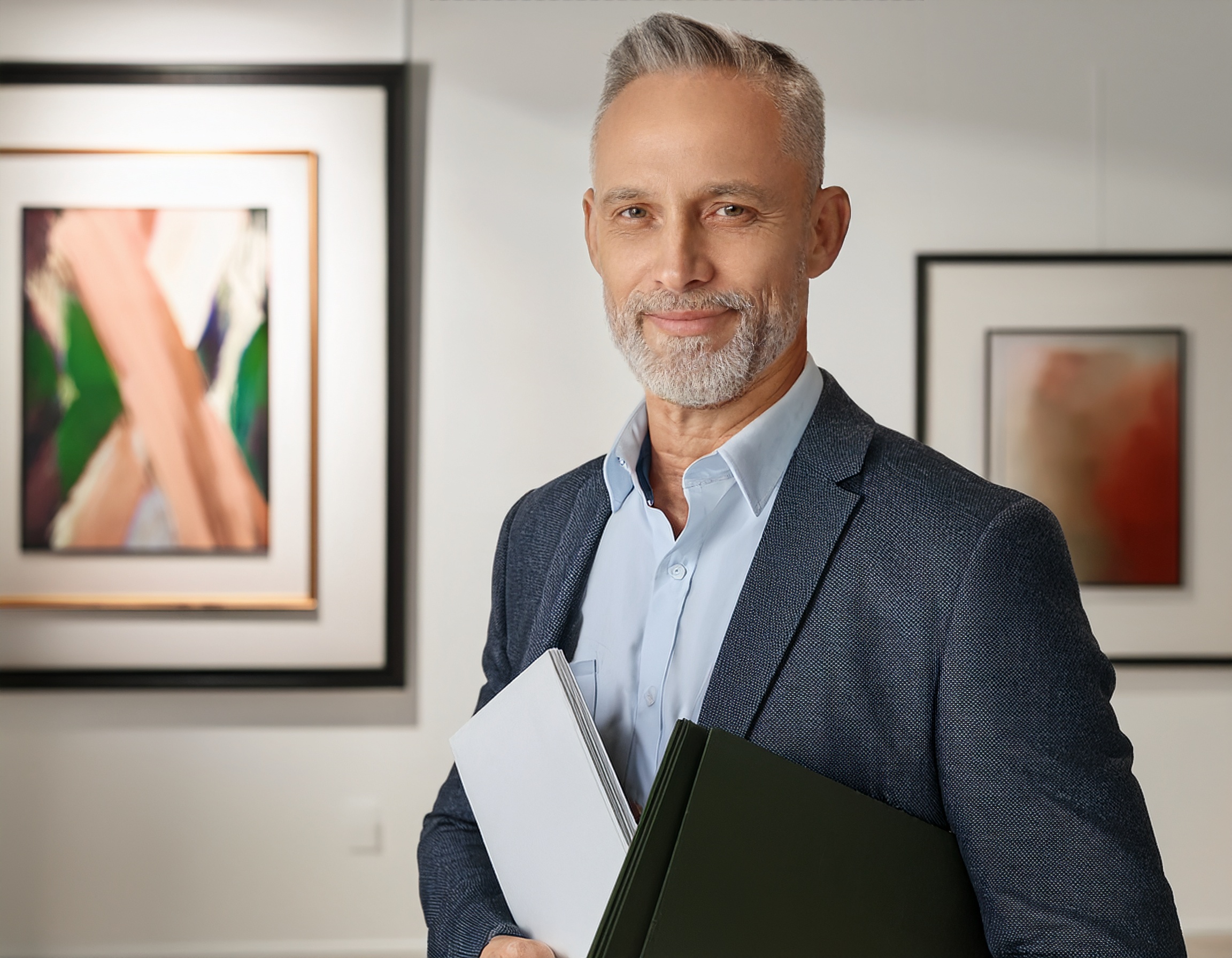 Porträt eines Mannes, älter, in Business-Anzug